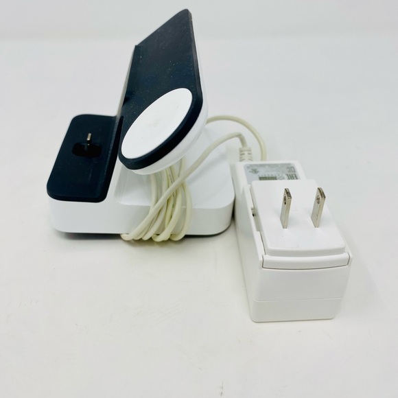 Belkin PowerHouse™ 2-in-1 iPhone & Apple Watch Charging Dock, White - Picture 3 of 7